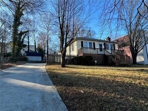 Building Photo - 1398 Woodmont Ln NW