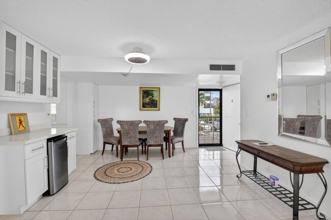 Building Photo - 3575 S Ocean Blvd