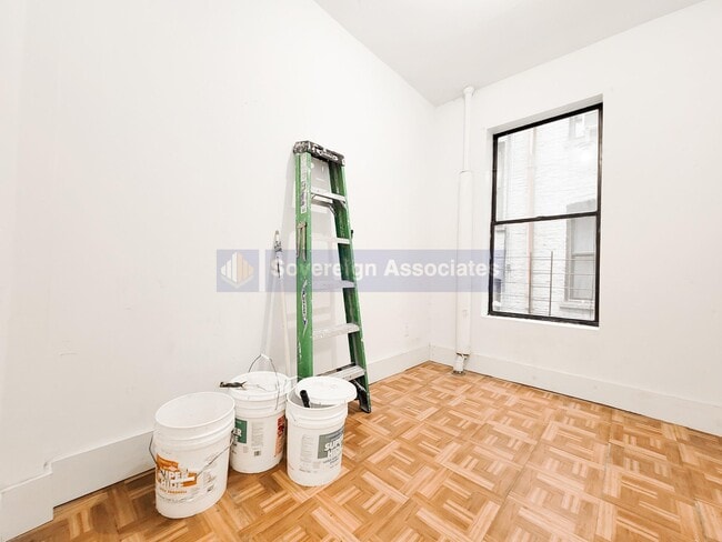 Building Photo - 529 W 151st St