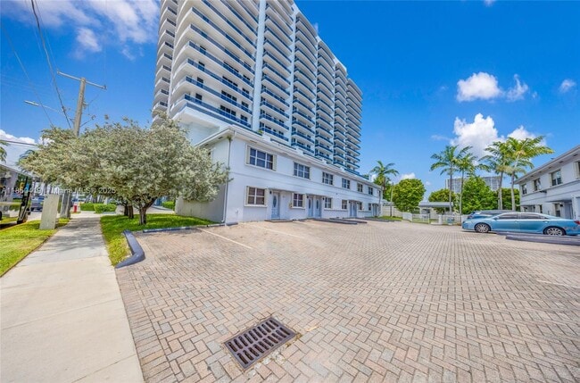 Building Photo - 7801 Hispanola Ave