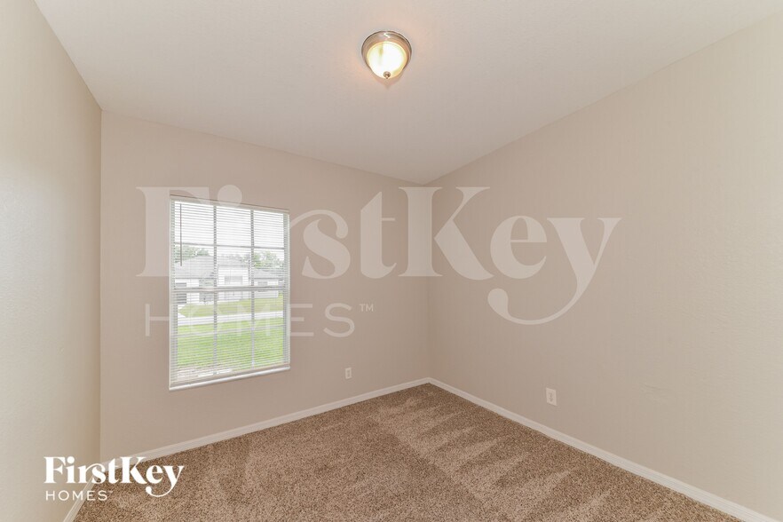 Building Photo - 5306 Sylvania Ave