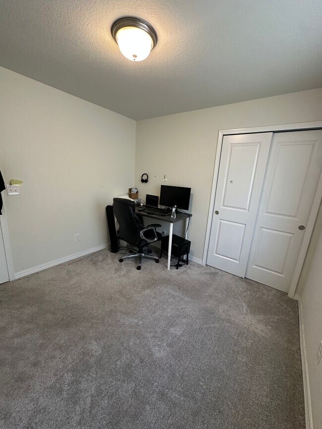 Building Photo - 5253 Painted Sky View