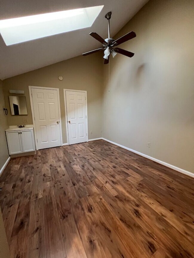 Building Photo - CONDO WITH LOFT IN GAITHERSBURG