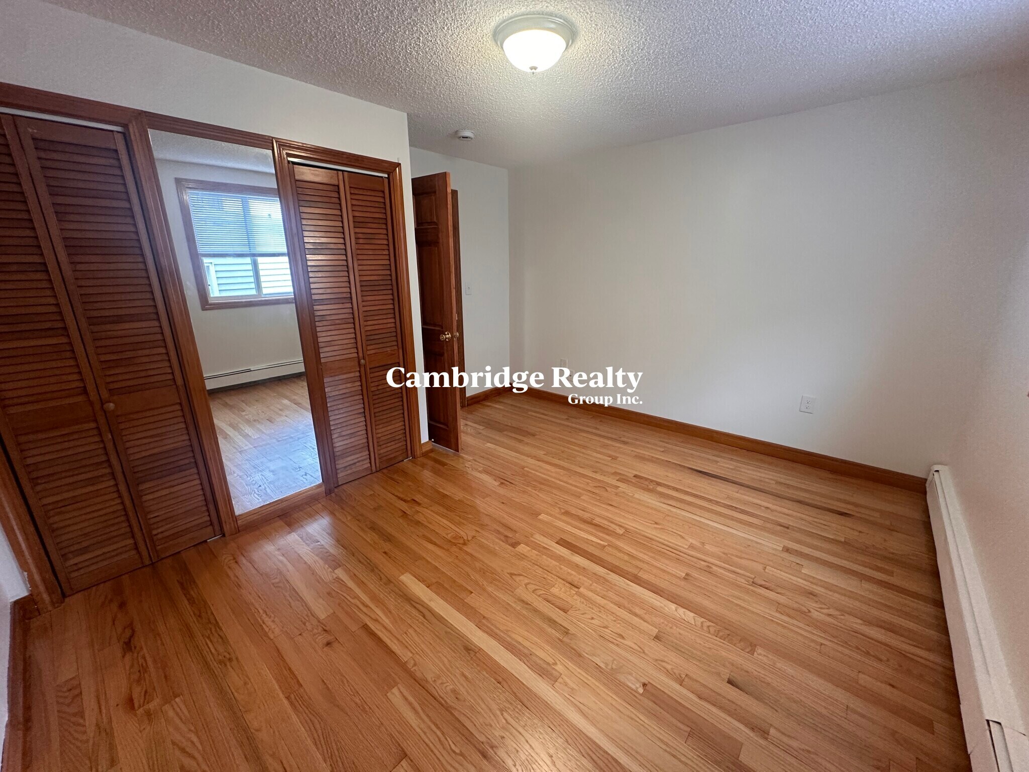 Building Photo - 253 Elm St