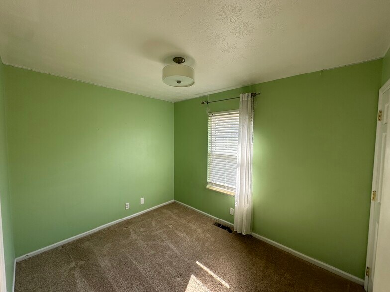 Bedroom 3 - 5684 Red Oak Dr