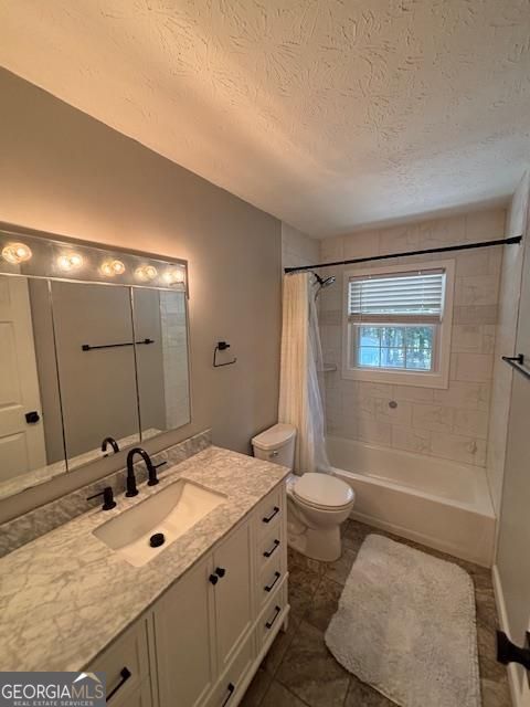 Building Photo - 1015 Castlewood Dr