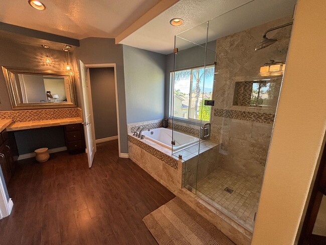 Building Photo - Gorgeous and spacious 5 bedroom FURNISHED home in Canyon Crest for rent!