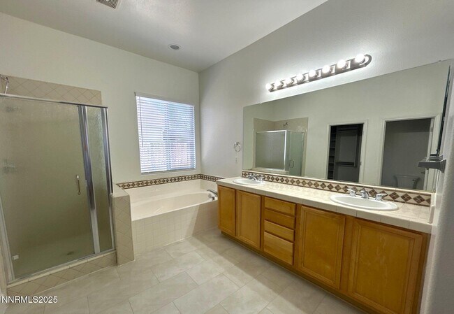 Building Photo - 5021 Chevalier Dr
