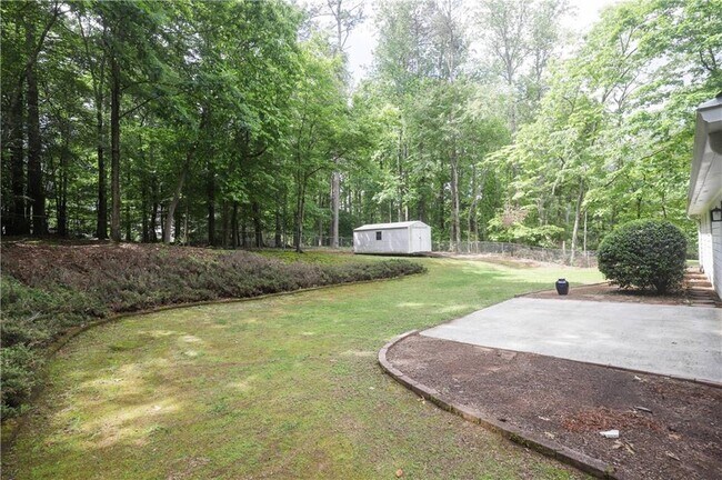 Building Photo - 721 Whitehead Rd