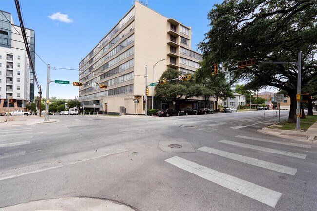 Building Photo - 1800 Lavaca St