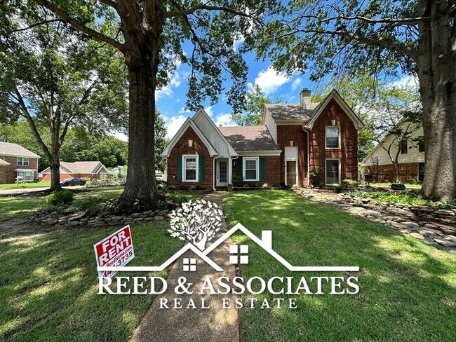 Building Photo - Collierville Townhouse Located on Corner Lot!