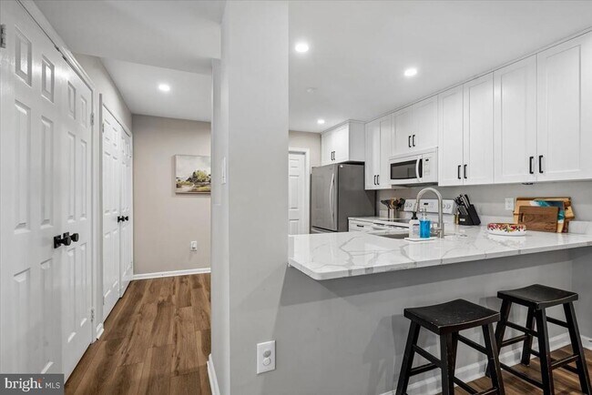 Building Photo - 5715 Balsam Grove Ct