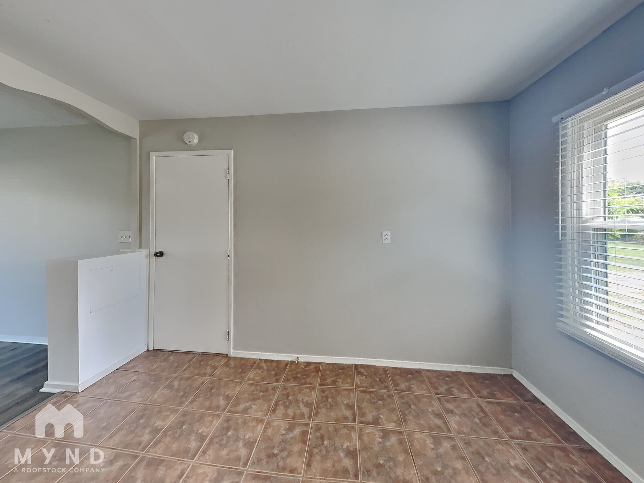 Building Photo - 6649 Meadowlark Dr