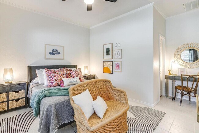Building Photo - Charming 2-Bed, 2-Bath Gem with Granite Co...