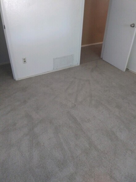 New Carpet in bedroom 1 - 4925 Tree Top Ln