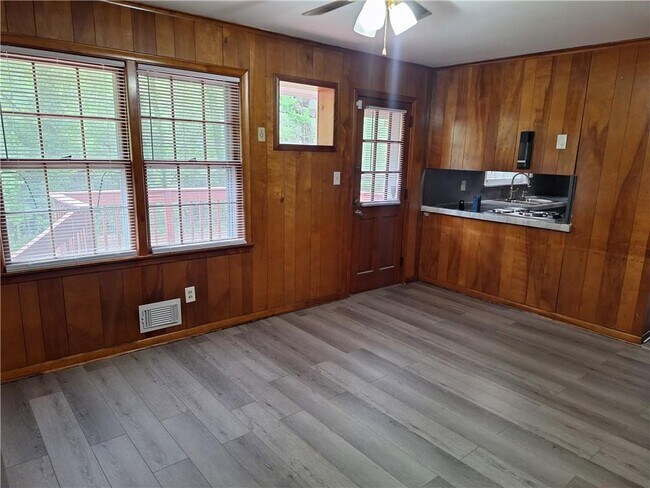 Building Photo - 4609 Hopewell Rd