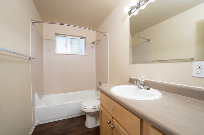 2 Bedroom 1 Bath Deluxe 810 Sq Ft - 601 Jackson Apartments