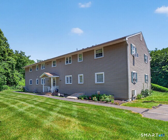 Building Photo - 1789 Foxon Rd