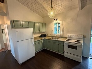 Building Photo - 2BR / 1BA Standalone Cottage for Rent – Kihei