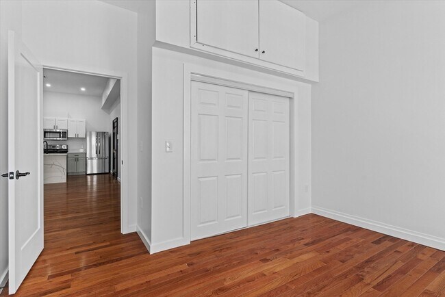 Building Photo - 280 Essex St