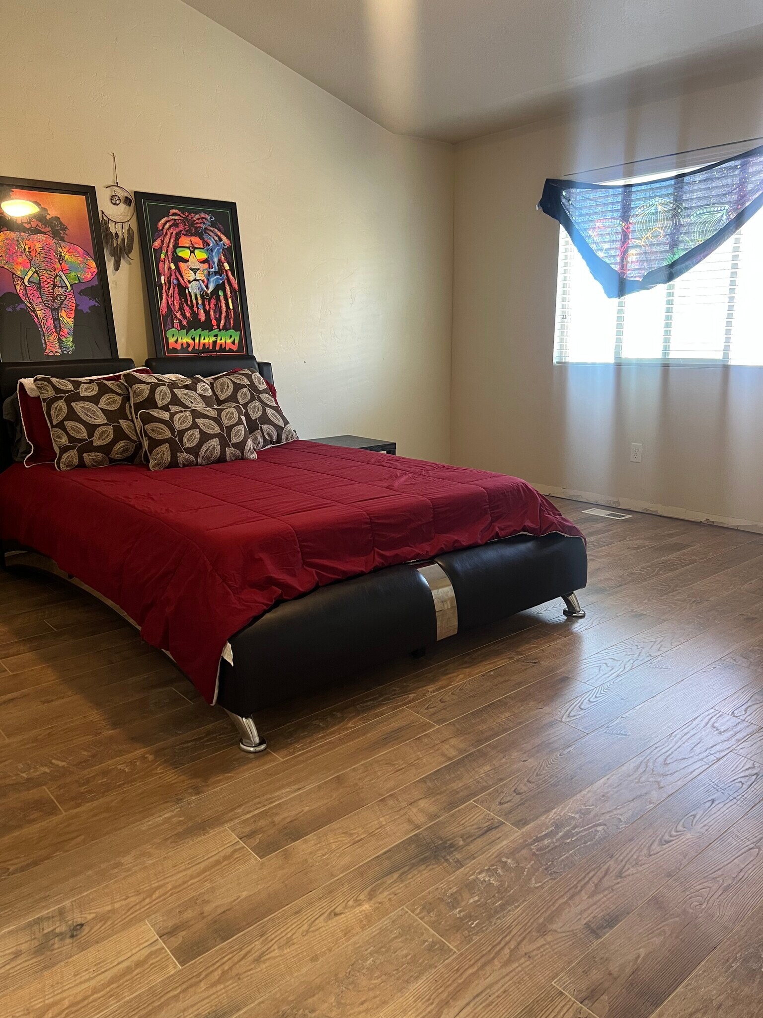 Building Photo - 490 E 700 S