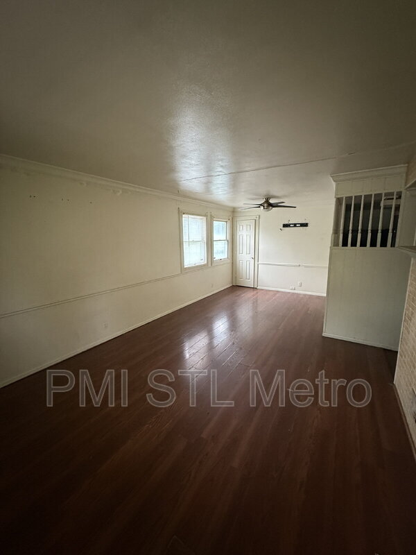 Building Photo - 10816 Spring Garden Dr