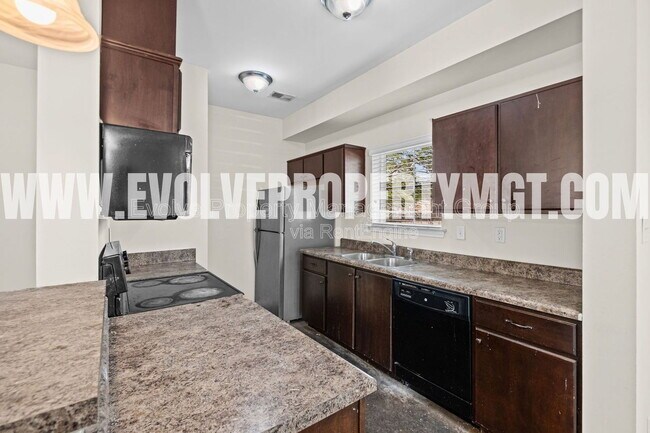 Building Photo - 3586 Brister St