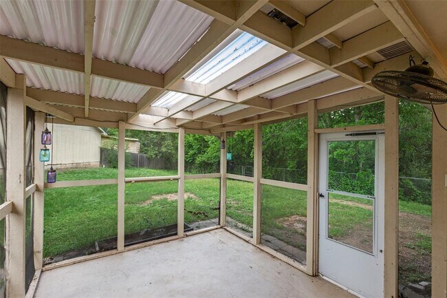 Building Photo - 1121 Peggotty Pl