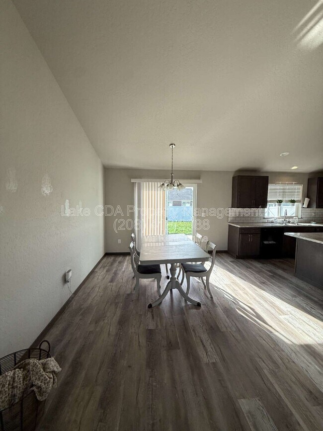 Building Photo - 12905 N Bushel St