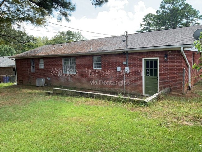 Building Photo - 1808 Nassau Blvd