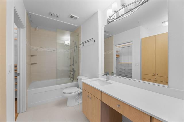 Building Photo - 3225 Turtle Creek Blvd