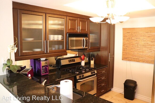 Building Photo - 2 br, 2 bath House - 270 E. Flamingo Rd. 232
