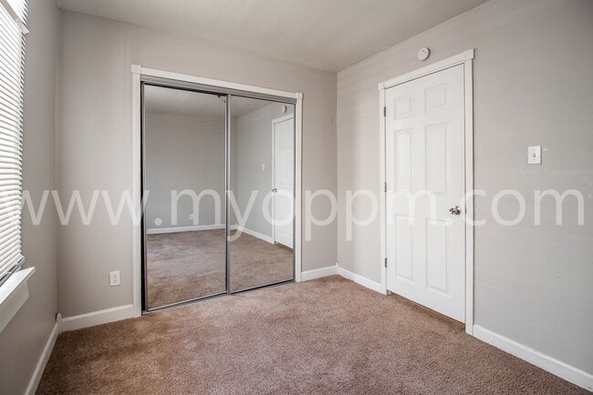 Building Photo - 2 Bed / 1 Bath House - 30th & Seward