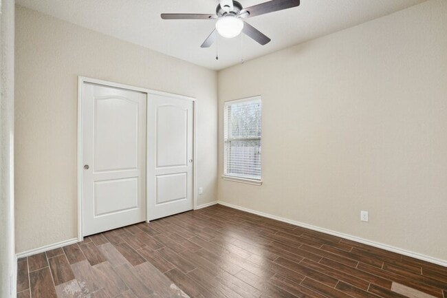 Building Photo - 5422 Sunlit Brk