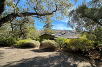 Building Photo - 926 Champion Ln