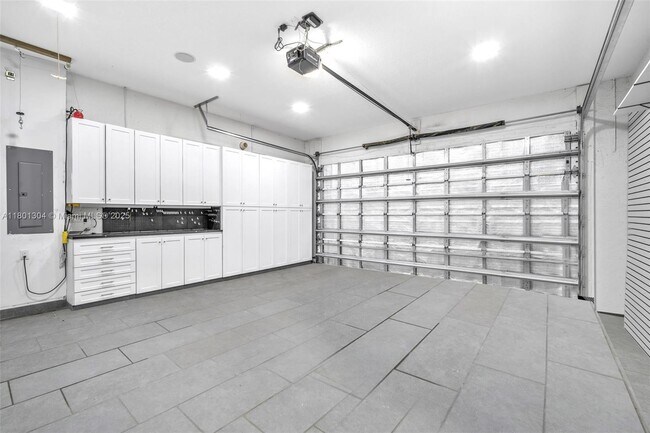 Building Photo - 1291 SW 113th Way