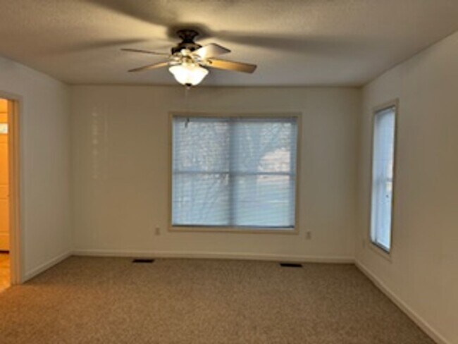 Building Photo - 73 Trimmer Trail