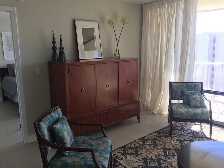 Building Photo - 336 Golfview Rd