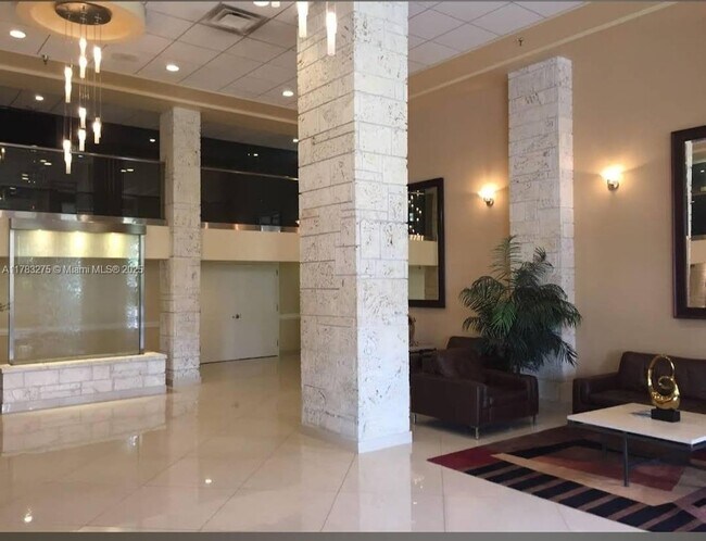 Building Photo - 290 174 Street, Unit 417, Sunny Isles Beach