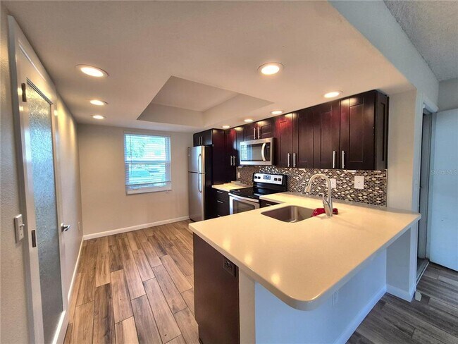 Building Photo - 509 Meadow Ln