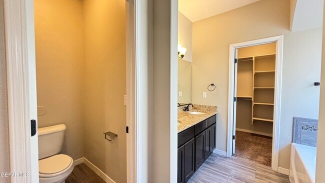 Building Photo - 2148 Honour Point Pl