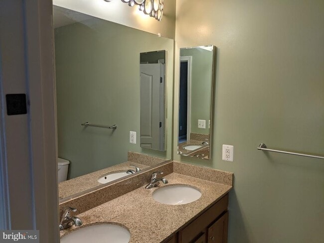 Building Photo - 19318 Diamond Lake Dr