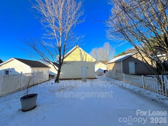 Building Photo - 9737 Tidal Ct