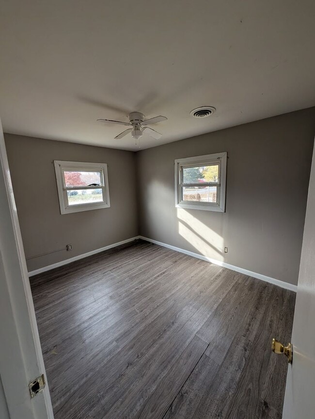 Building Photo - 7 Garnet Ct