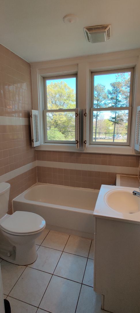 Building Photo - three bedroom home in Midlothian