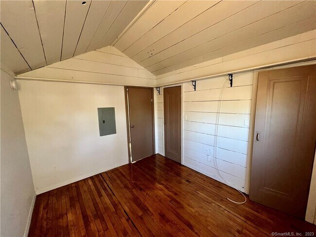 Building Photo - 39-41 Waterbury Rd