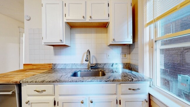 Building Photo - 22 Nash St