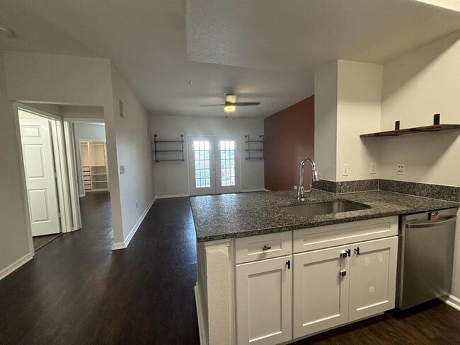 Building Photo - 14226 Fredricksburg Dr