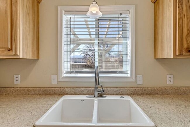 Building Photo - Charming 3 Bedroom Home in Quiet Orchard Mesa Cul-de-Sac