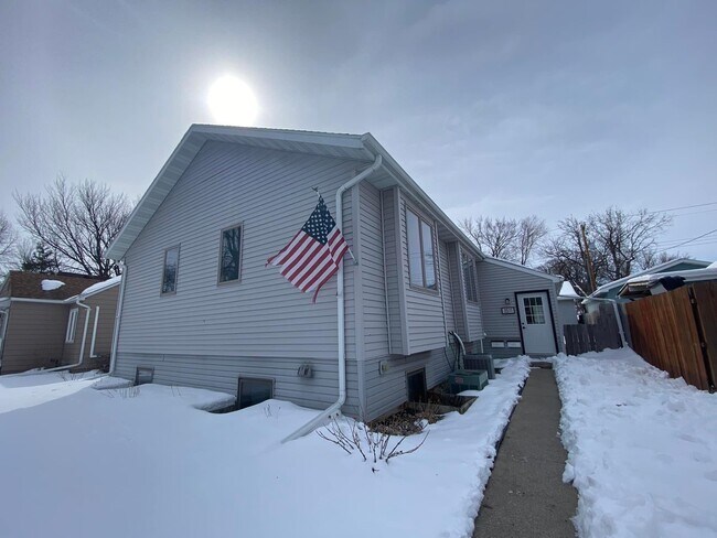 Primary Photo - 1511 2nd Ave N